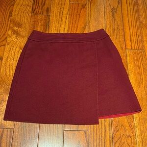Uniqlo bordeaux color skirt